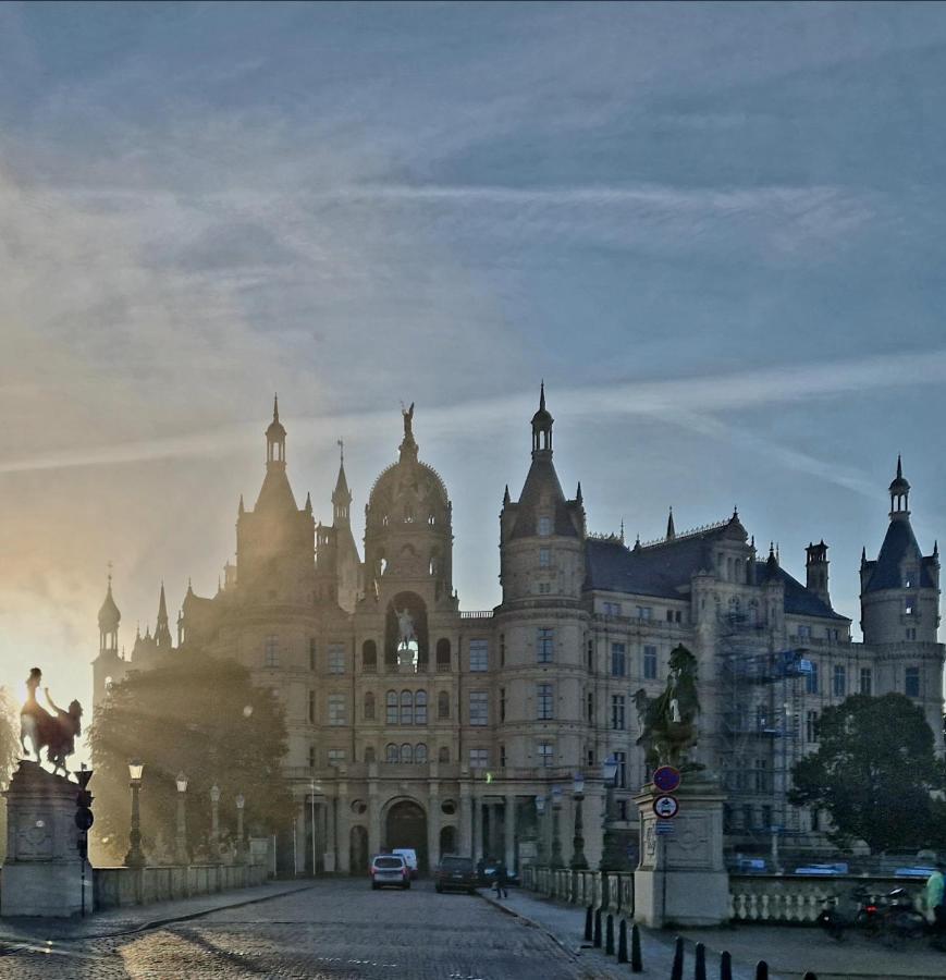 Unit Sonnenschein Apartment Schwerin  Bagian luar foto